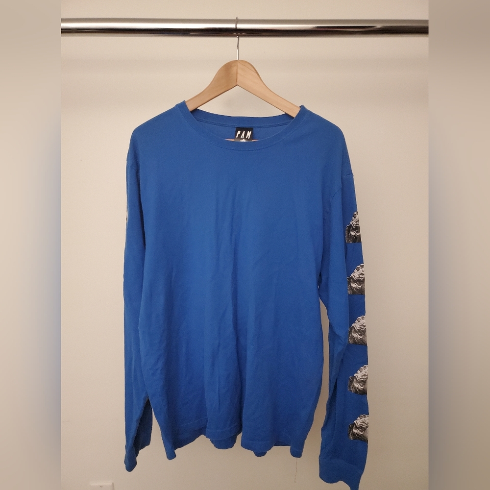 Perks And Mini Statue Blue Longsleeve